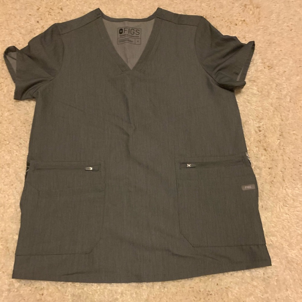 FIGS - S Graphite Top with Pattern Pockets